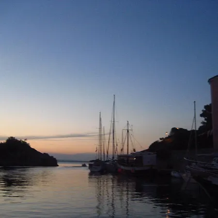 Apartments Veli Losinj Daire Veli Lošinj